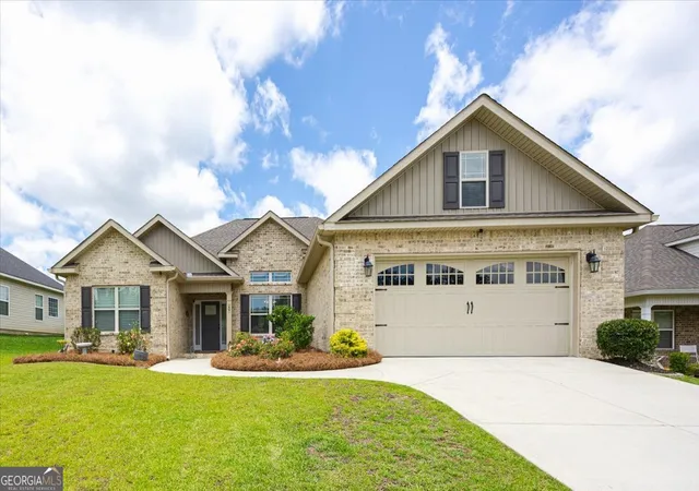 Homes for sale in Warner Robins, GA | 207 Creek Ridge Dr, Warner Robins, GA 31088 | MLS# 10777918