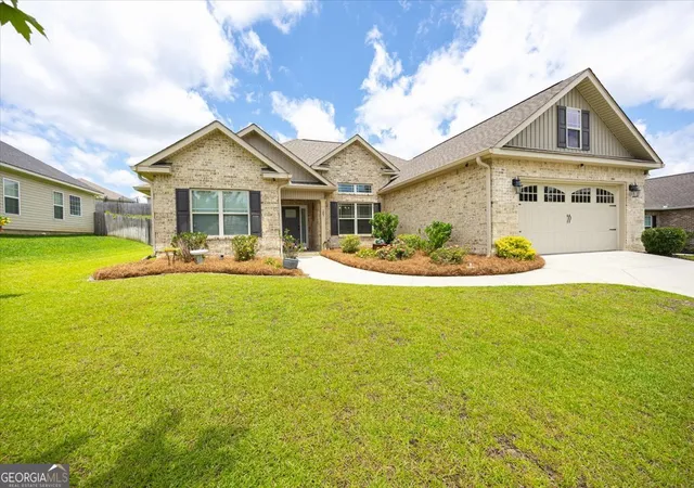 Homes for sale in Warner Robins, GA | 207 Creek Ridge Dr, Warner Robins, GA 31088 | MLS# 10777918