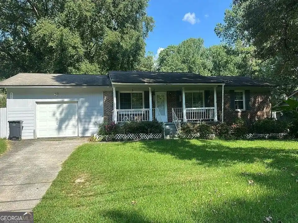 Photo 1 of Single family home for sale at 622 Fayetteville Rd, Jonesboro, GA 30236 | MLS# 10854714 | Listing updated on 2026-10-12