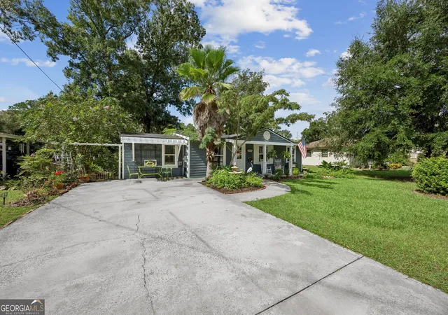 Photo 2 of Single family home for sale at 105 Gunter St, St. Marys, GA 31558 | MLS# 10832969 | Listing updated on 2026-10-07