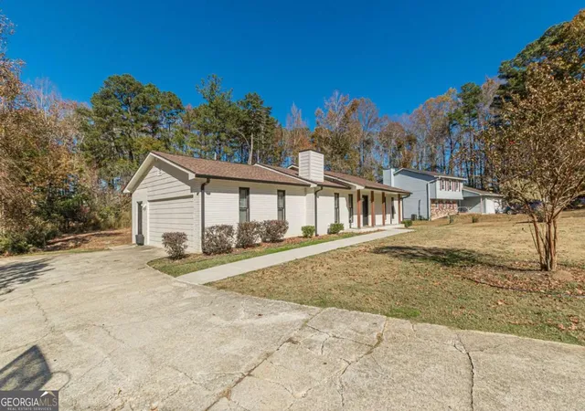 Photo 3 of Single family home for sale at 9531 Winding Way Ln, Jonesboro, GA 30238 | MLS# 10645513 | Listing updated on 2026-07-02