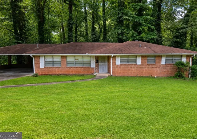 1st image of 5527 Andrew Dr Sw, Mableton, GA 30126 | MLS# 10801550