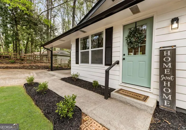 Photo 3 of Single family home for sale at 1184 Alemeda Dr, Marietta, GA 30066 | MLS# 10816676 | Listing updated on 2026-08-14