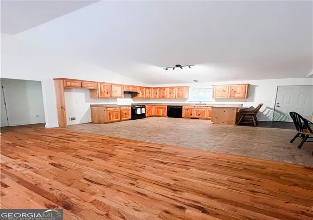 5th image of 102 Putnam Rd, Cleveland, GA 30528 | MLS# 10800908