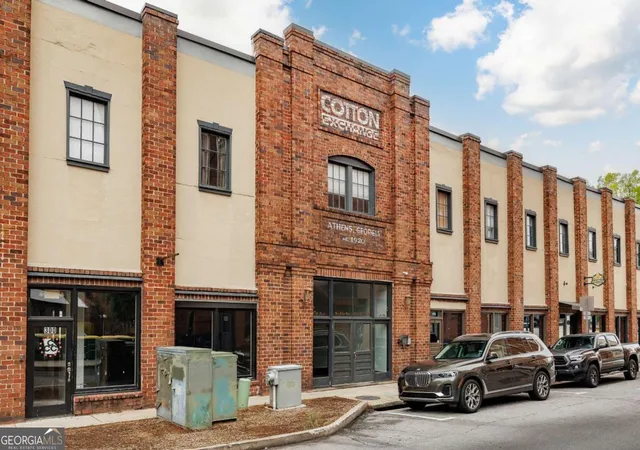 Listing Photo 3 - Condo for sale in building located at 269 N Hull St, Athens, GA 30601 - Unit #212