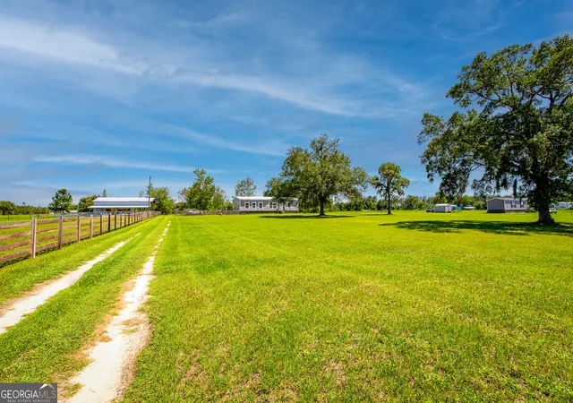 Homes for sale in Saint George, GA | 266 Farm Rd, Saint George, GA 31562 | MLS# 10793790