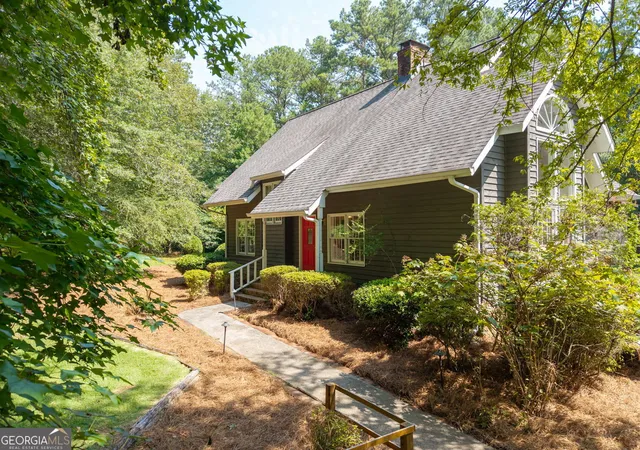 Photo 3 of Single family home for sale at 3189 Spring Lake Dr Ne, Conyers, GA 30013 | MLS# 10819735 | Listing updated on 2026-08-23
