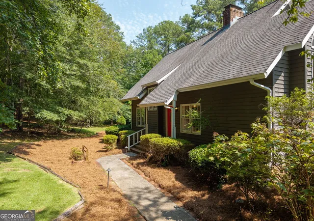 Photo 4 of Single family home for sale at 3189 Spring Lake Dr Ne, Conyers, GA 30013 | MLS# 10819735 | Listing updated on 2026-09-24