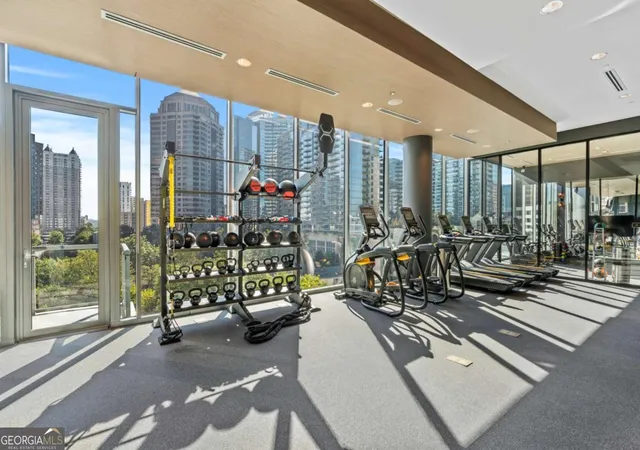 Listing Photo 2 - Condo for sale in building located at 40 12Th St Ne, Atlanta, GA 30309 - Unit #1906