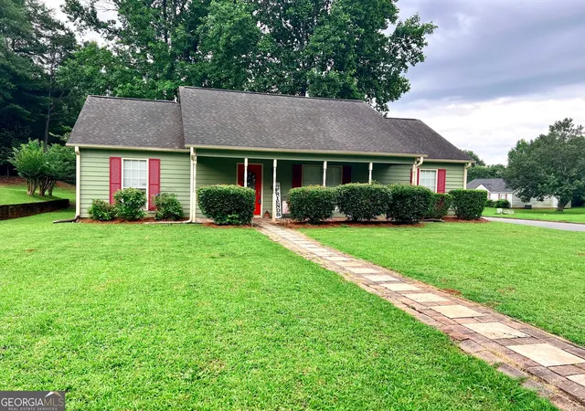 1st image of 12 Oak St, Newnan, GA 30263 | MLS# 10790158