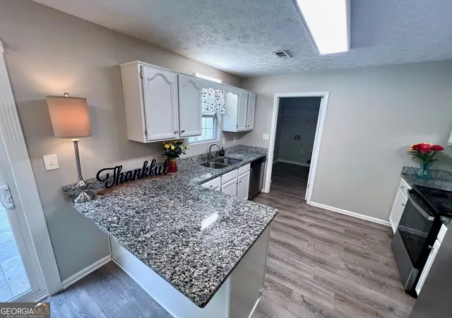 4th image of 12 Oak St, Newnan, GA 30263 | MLS# 10790158