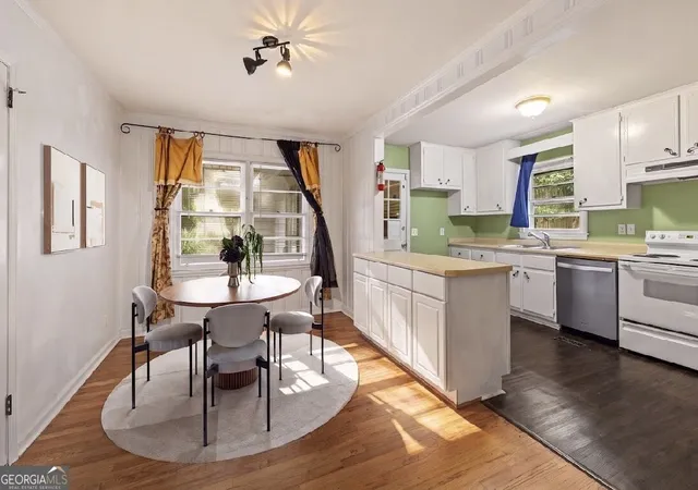 Photo 4 of Single family home for sale at 1747 Se Crestridge Dr, Marietta, GA 30067 | MLS# 10822981 | Listing updated on 2026-10-17