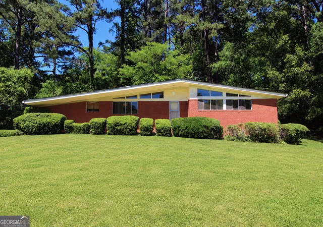 Photo 1 of Single family home for sale at 132 Robin Hood Rd Ne, Rome, GA 30161 | MLS# 10772838 | Listing updated on 2026-09-12