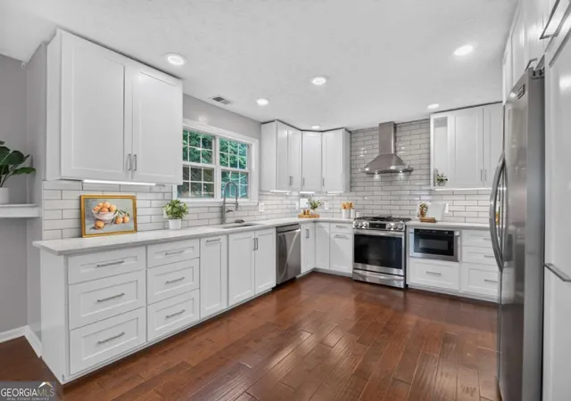 5th image of 3967 Lullwater Main Nw, Kennesaw, GA 30144 | MLS# 10824252