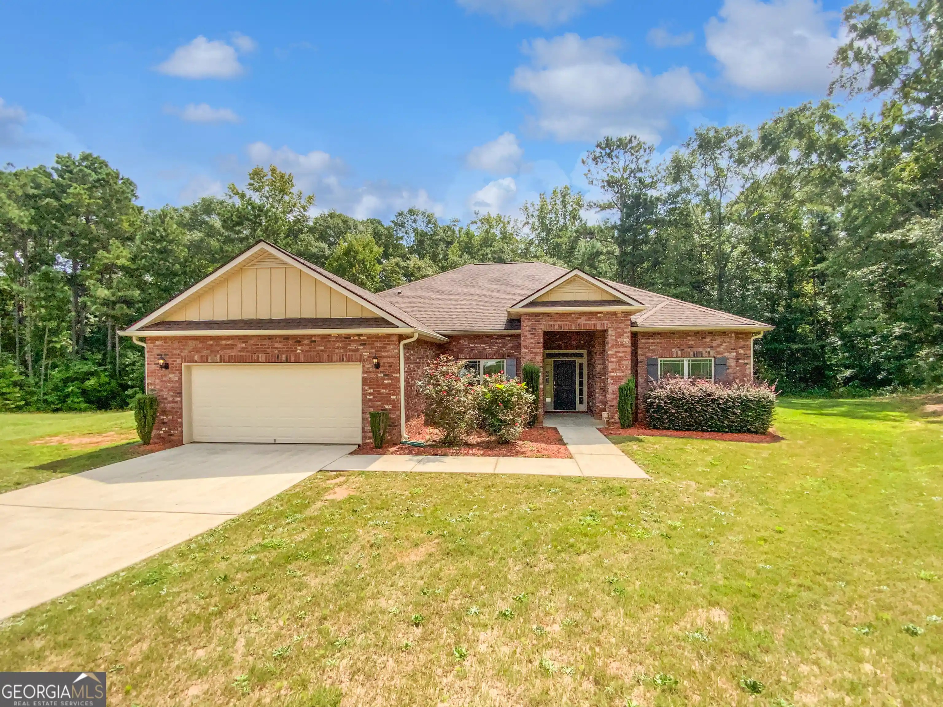 Photo 1 of Single family home for sale at 1037 Yorkshire Dr, Griffin, GA 30223 | MLS# 10875721 | Listing updated on 2026-10-25