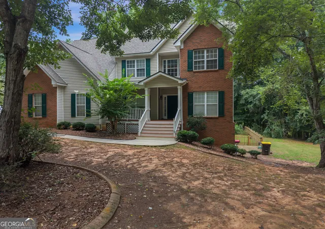 Photo 2 of Single family home for sale at 160 Perry Crk Dr, Fayetteville, GA 30215 | MLS# 10811195 | Listing updated on 2026-08-21