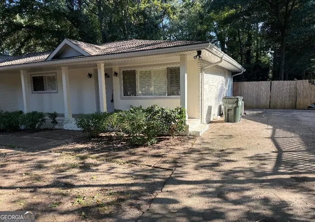 Photo 3 of Single family home for sale at 2192 Ne Dering Cir Ne, Atlanta, GA 30345 | MLS# 10829245 | Listing updated on 2026-09-23