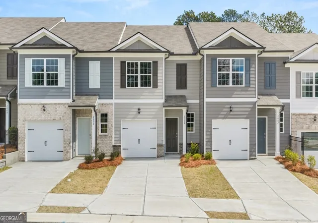 Homes for sale in Douglasville, GA | 2004 Roseleigh Dr, Douglasville, GA 30134 | MLS# 10681887