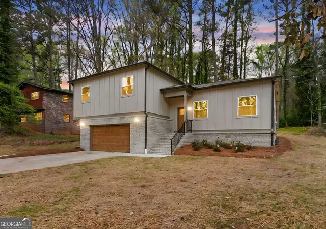 2nd image of 2911 Pine Valley Cir, Atlanta, GA 30344 | MLS# 10732861
