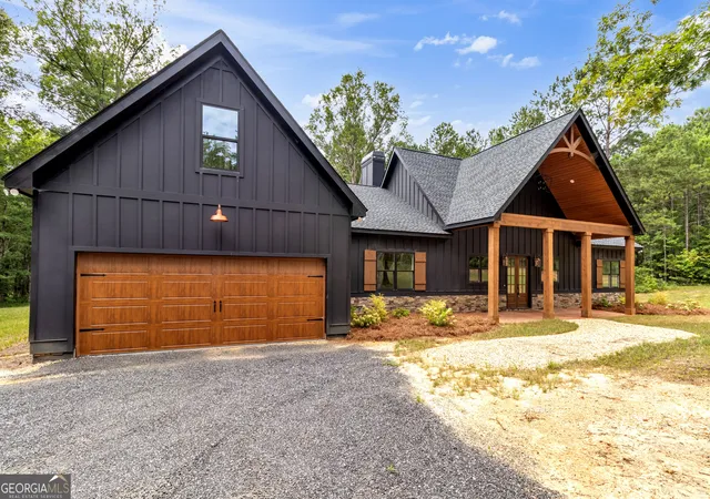 Photo 2 of Sale Pending at 5962 Ga Hwy 109, Molena, GA 30258 | MLS# 10647472 | Listing updated on 2026-10-02