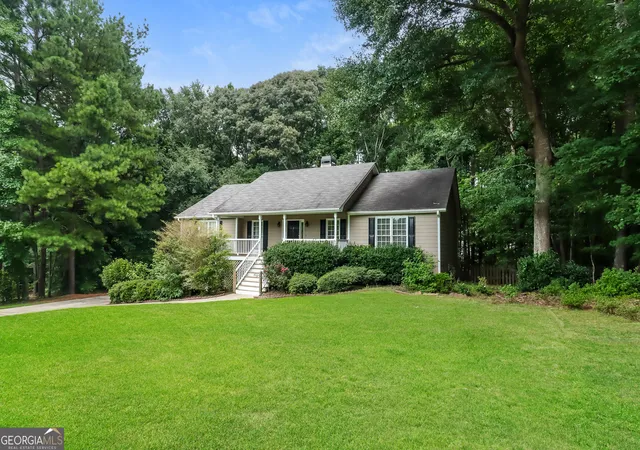 Photo 2 of Single family home for sale at 7 Dene Dr, Douglasville, GA 30134 | MLS# 10819682 | Listing updated on 2026-09-06