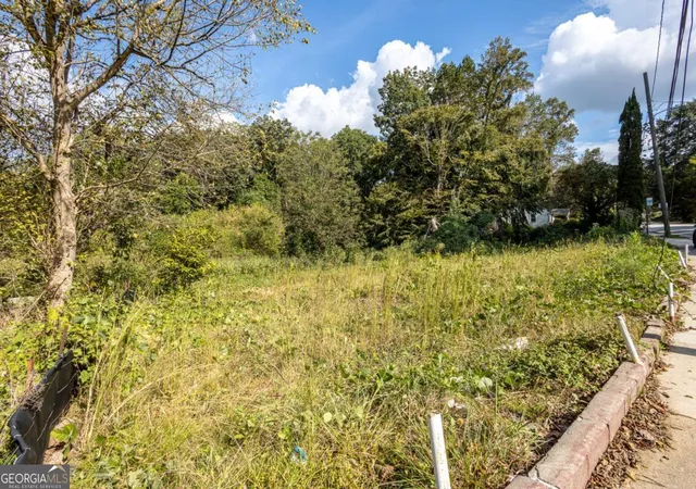 Photo 1 of Land for sale at 889 Hollywood Rd, Atlanta, GA 30318 | MLS# 10628889 | Listing updated on 2025-11-04