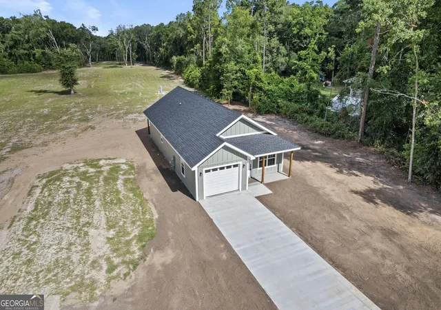 Photo 3 of Single family home for sale at 93 Riverside Dr, Jesup, GA 31545 | MLS# 10800718 | Listing updated on 2026-10-09