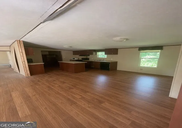 Photo 4 of Manufactured home for sale at 35 Brent Cir SW, Cartersville, GA 30120 | MLS# 10796316 | Listing updated on 2026-09-26