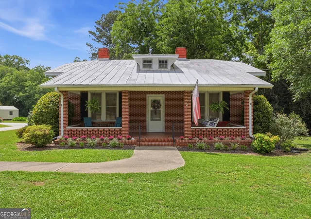 Homes for sale in Bowman, GA | 115 S Broad St, Bowman, GA 30624 | MLS# 10783146