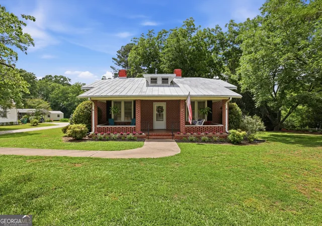 Homes for sale in Bowman, GA | 115 S Broad St, Bowman, GA 30624 | MLS# 10783146