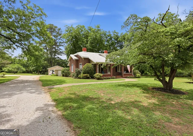 Homes for sale in Bowman, GA | 115 S Broad St, Bowman, GA 30624 | MLS# 10783146