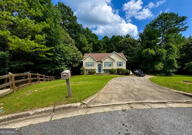 Photo 2 of Single family home for sale at 129 Hampton Brk Dr, Hampton, GA 30228 | MLS# 10814059 | Listing updated on 2026-10-03