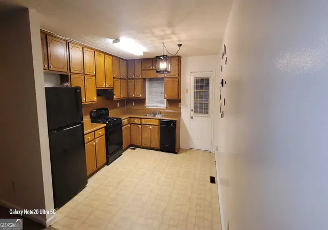 3rd image of 110 112 Fairhaven Ct, Stockbridge, GA 30281 | MLS# 10769951