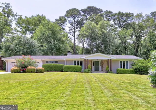 1st image of 715 Glenforest Rd, Sandy Springs, GA 30328 | MLS# 10814735