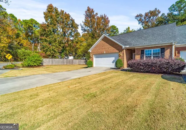 Photo 3 of Condo for sale at 252 Blackwood Pl Se, Calhoun, GA 30701 | MLS# 10639394 | Listing updated on 2026-09-20