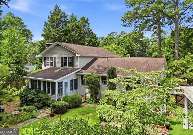 Photo 3 of Single family home for sale at 11555 Northgate Way, Roswell, GA 30075 | MLS# 10809140 | Listing updated on 2026-08-15