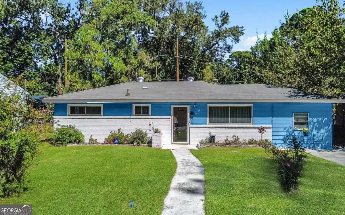 Photo 1 of Single family home for sale at 2438 E 39th Street, Savannah, GA 31404 | MLS# 10855987 | Listing updated on 2026-10-14