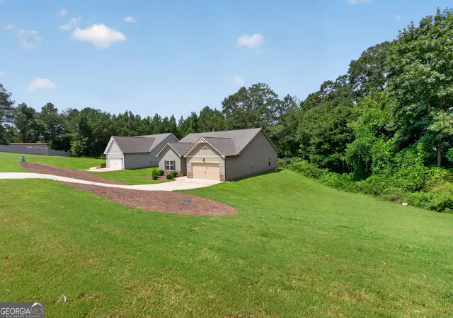 2nd image of 131 Holtz Dr, Carrollton, GA 30117 | MLS# 10824571