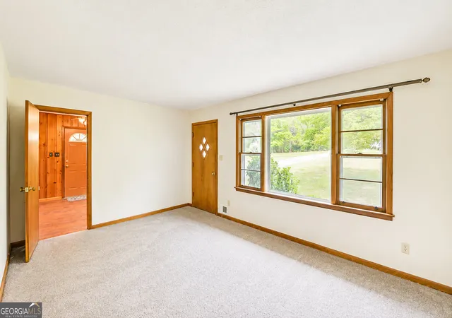 Photo 3 of Single family home for sale at 586 Collins Rd, Toccoa, GA 30577 | MLS# 10731809 | Listing updated on 2026-10-09