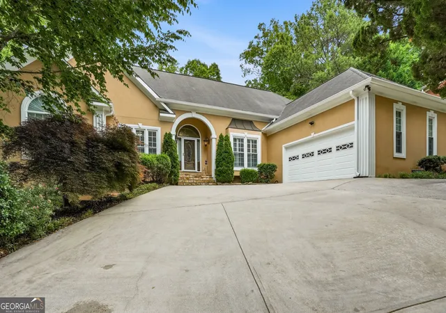 Homes for sale in Marietta, GA | 1964 Fields Pond Dr, Marietta, GA 30068 | MLS# 10770740