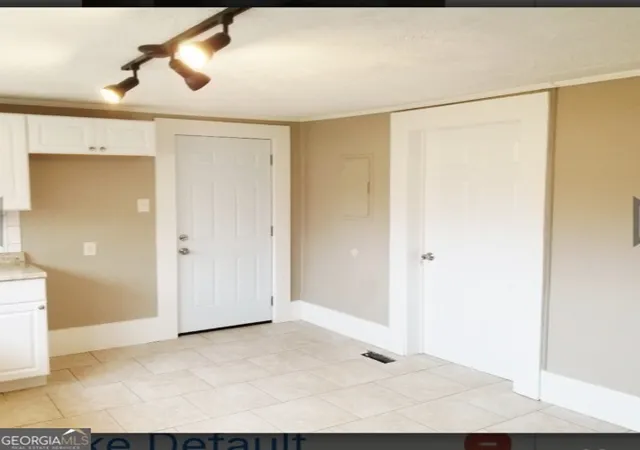 3rd image of 1323 S Hairston Rd, Stone Mountain, GA 30088 | MLS# 10756606