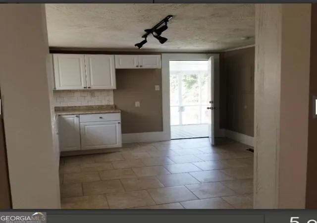 4th image of 1323 S Hairston Rd, Stone Mountain, GA 30088 | MLS# 10756606