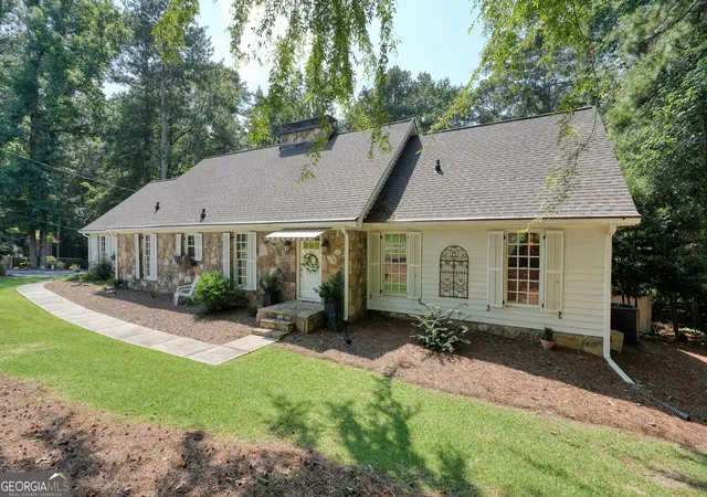 Photo 1 of Sale Pending at 5005 George Washington Ave Nw, Acworth, GA 30101 | MLS# 10835445 | Listing updated on 2026-09-11