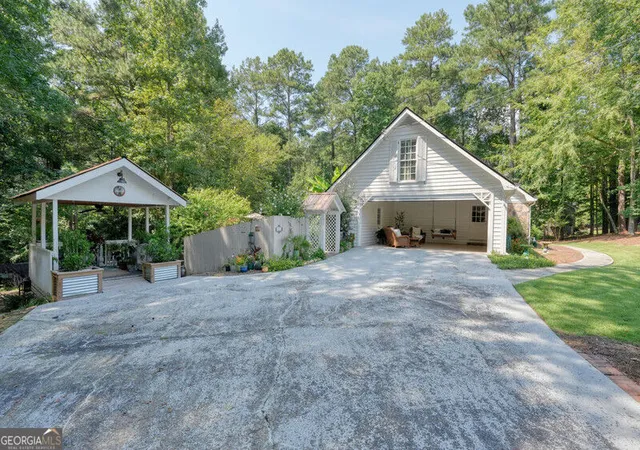 Photo 3 of Sale Pending at 5005 George Washington Ave Nw, Acworth, GA 30101 | MLS# 10835445 | Listing updated on 2026-09-11