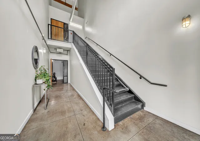 Listing Photo 4 - Condo for sale in building located at 445 N Sessions St NW, Marietta, GA 30060 - Unit #1101