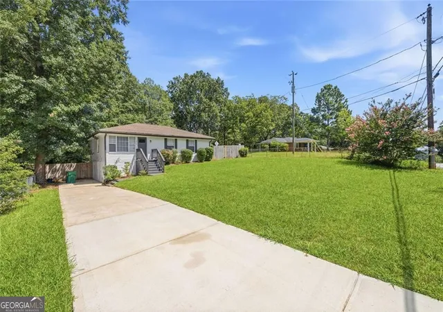 Photo 2 of Single family home for sale at 2818 Meadowview Dr Se, Atlanta, GA 30316 | MLS# 10828054 | Listing updated on 2026-10-03