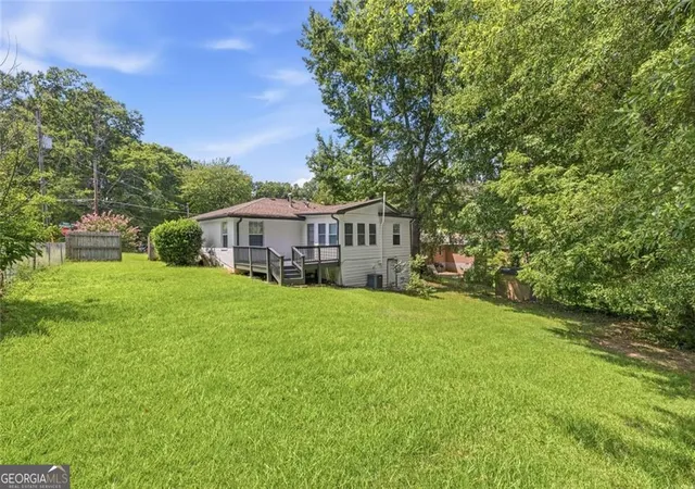 Photo 3 of Single family home for sale at 2818 Meadowview Dr Se, Atlanta, GA 30316 | MLS# 10828054 | Listing updated on 2026-10-03