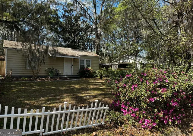 Photo 2 of Single family home for sale at 5649 Emory Dr, Savannah, GA 31406 | MLS# 10798378 | Listing updated on 2026-09-19