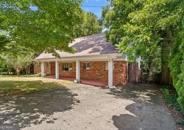 2nd image of 1301 Rio Vista Dr, Dalton, GA 30720 | MLS# 10829610