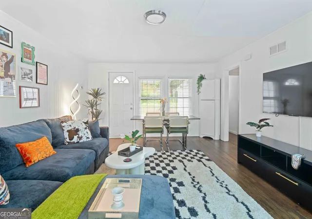Listing Photo 3 - Condo for sale in building located at 3247 N Fulton Ave, Atlanta, GA 30354